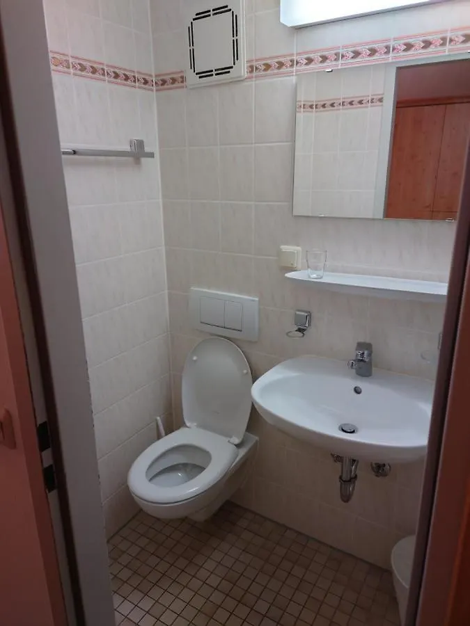 Gasthof Pension Altwirt Sachsenkam
